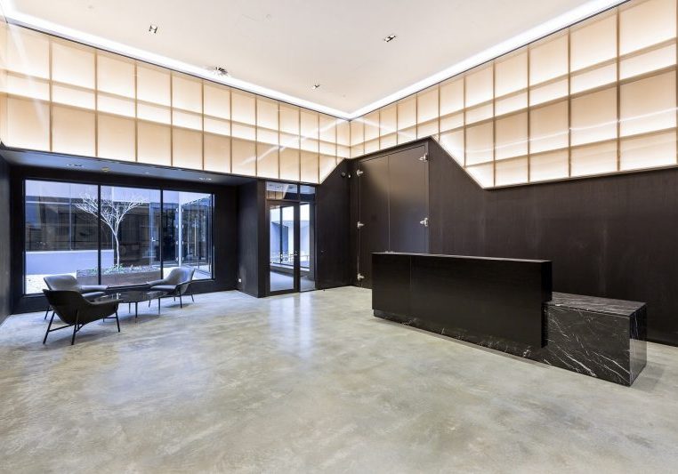 Interior façade using Danpalon Polycarbonate Transparent Panels for Channel 9 Perth, Western Australia reception area.