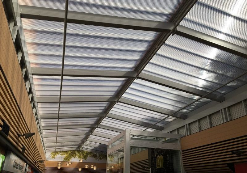 Bridgepoint Shopping Centre Starlight, designed by Saunders Global Architects in Australia. Danpal® Solarspace Roofing and skylight, Thickness 22mm polycarbonate panels, Colour White